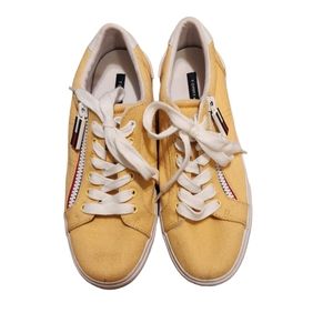 Yellow/White Hilfiger Size 8 Canvas shoes